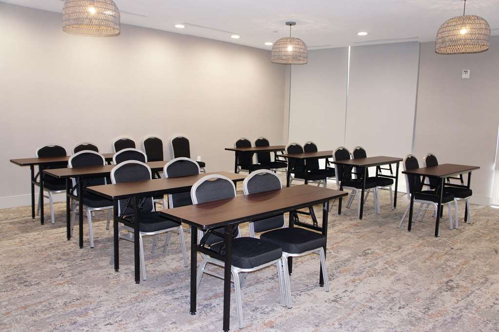 La Quinta Inn & Suites by Wyndham Katy - photo 31