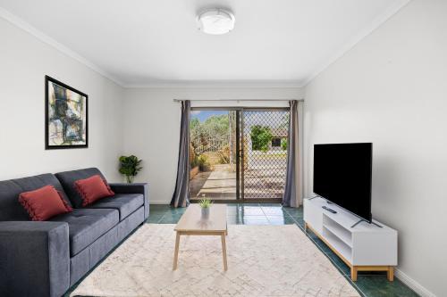 Swainson On Margaret — Glenelg