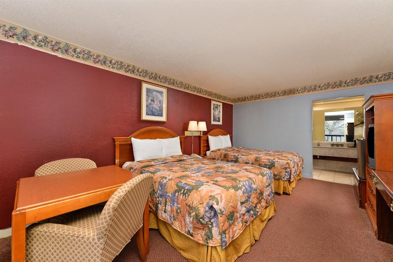 Country Hearth Inn & Suites Gainesville - photo 4