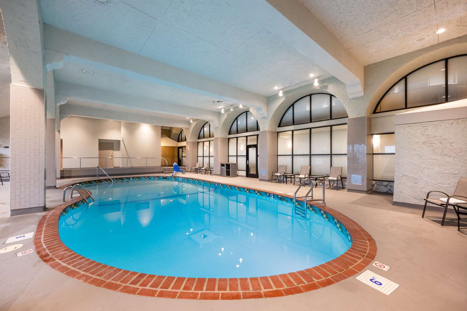 Embassy Suites by Hilton Bloomington Minneapolis - photo 16