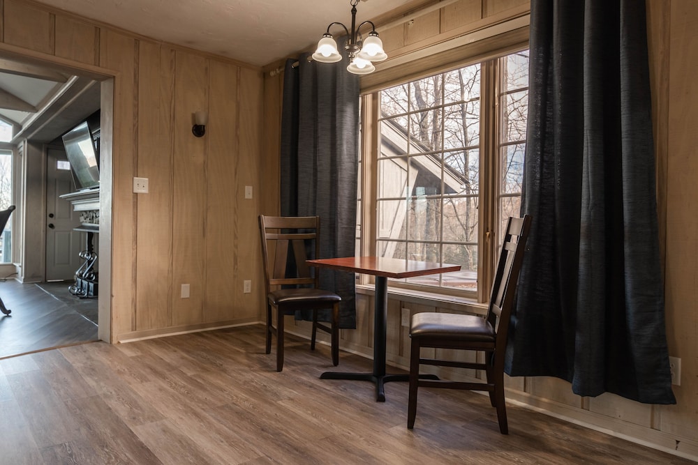 The Inn at Crestwood - photo 26