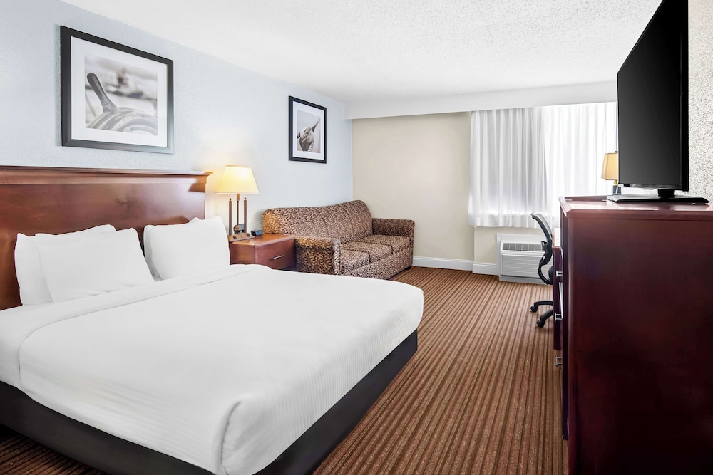 Best Western Merry Manor Inn - photo 6