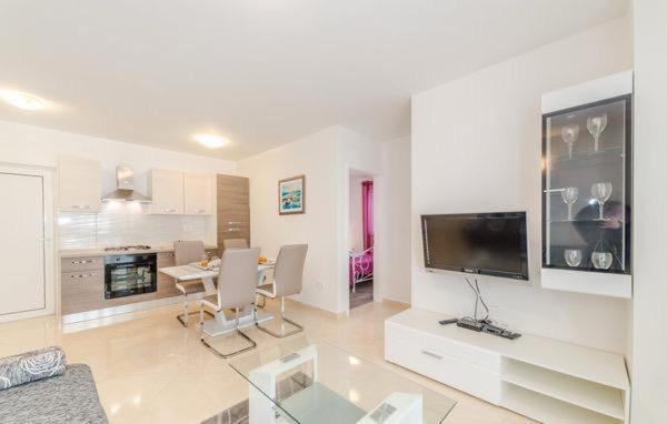 Ella — 4-Star Luxury Hotel in Biograd Na Moru, Croatia