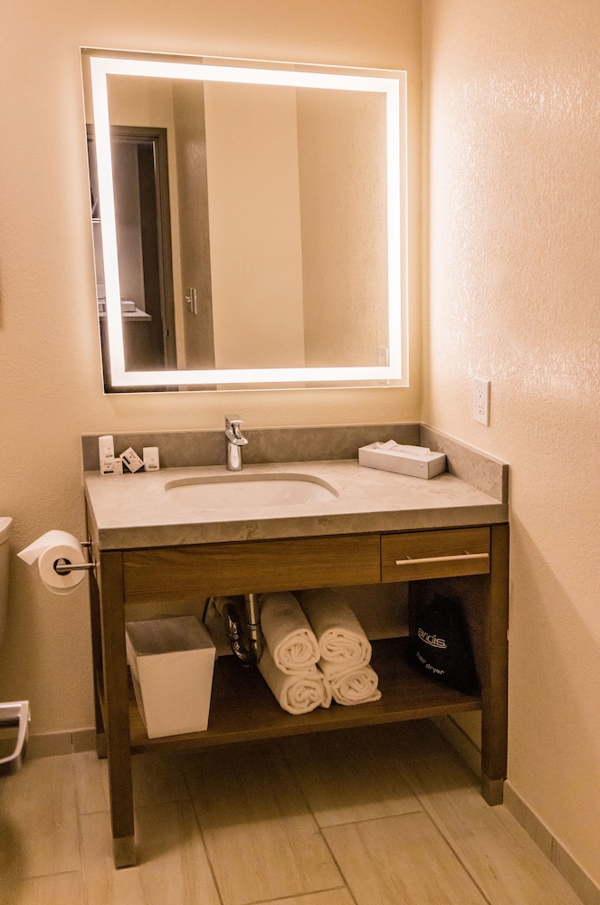 Candlewood Suites Richmond South by IHG - photo 42