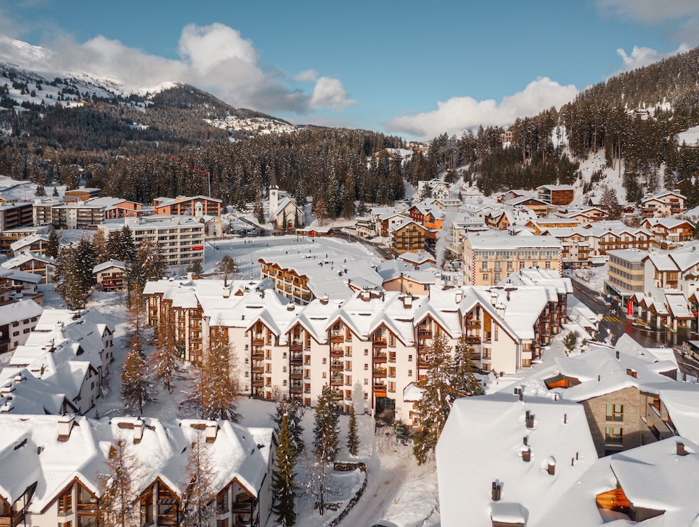 Schweizerhof - carbon neutral hotel in Lenzerheide