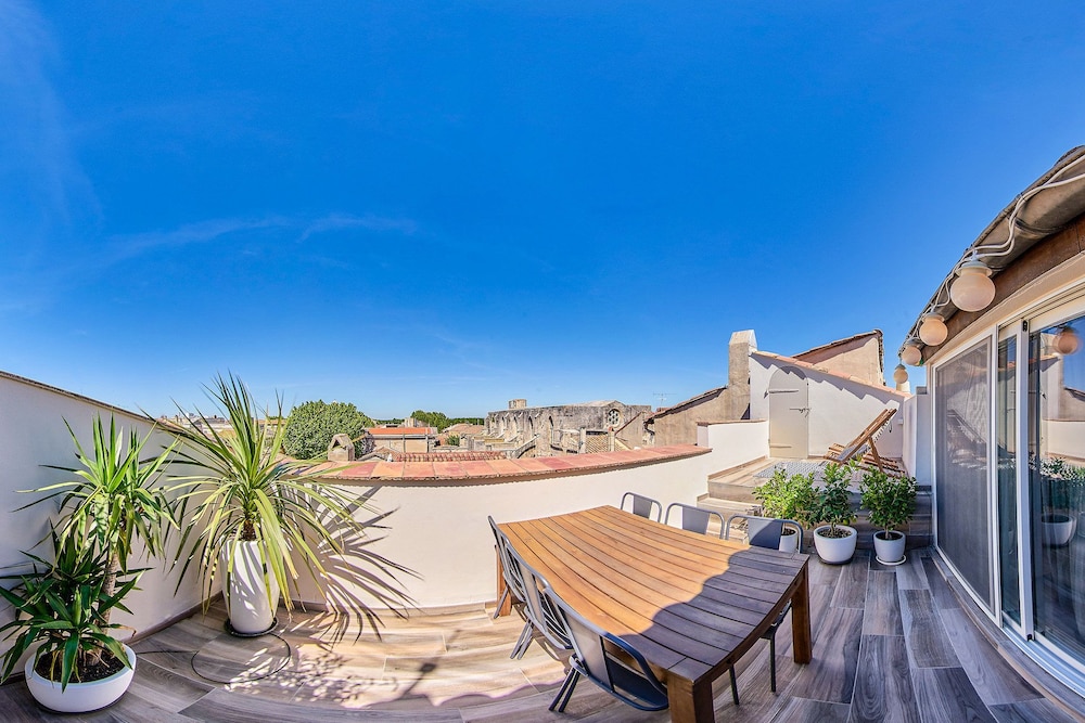 Truchet Penthouse — 4-Star Luxury Hotel in Arles, France