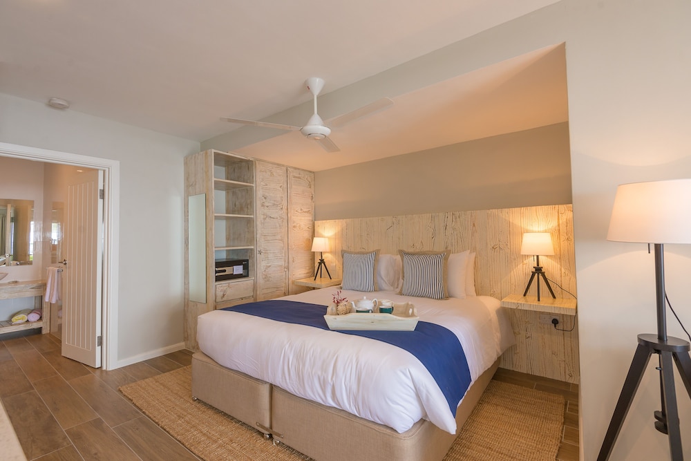 Le Nautique Luxury Beachfront Apartments — Anse Royale — photo 4