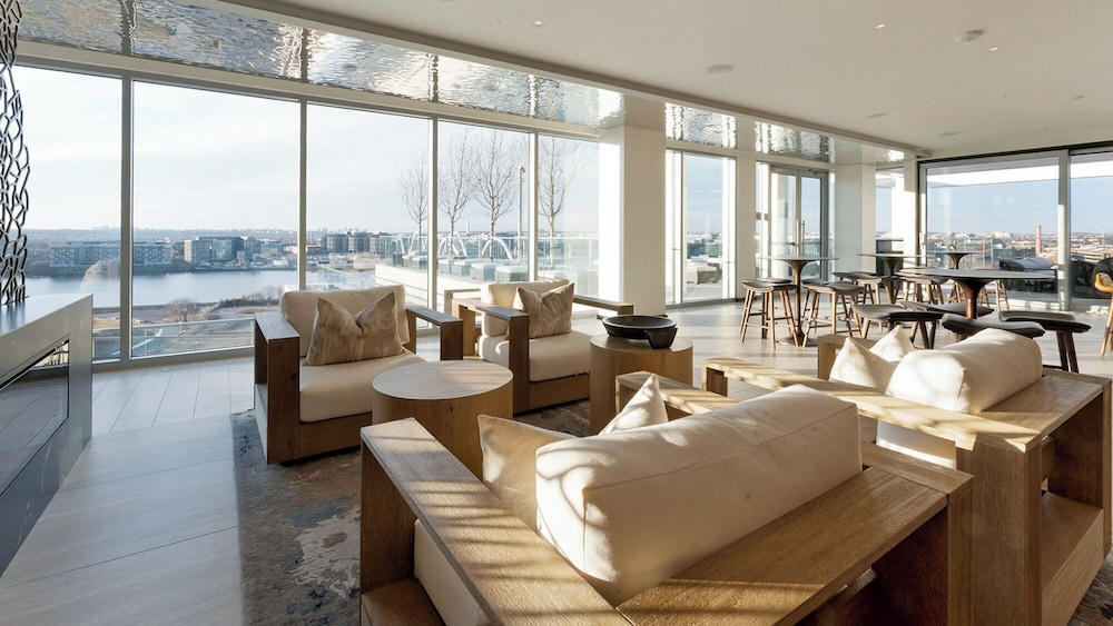 Landing at Bridge District — 4-Star Luxury Hotel in Washington, United States