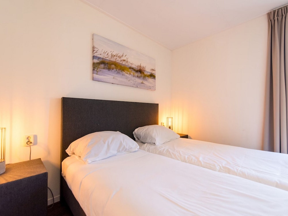 Modern Lodge With two Bath Rooms Near the Beach — Hollum — photo 5