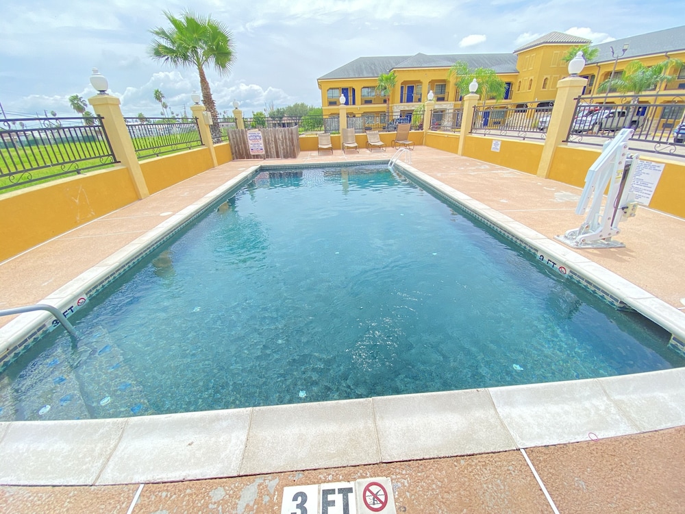Weslaco Inn by Capital O Near Mercedes - photo 27