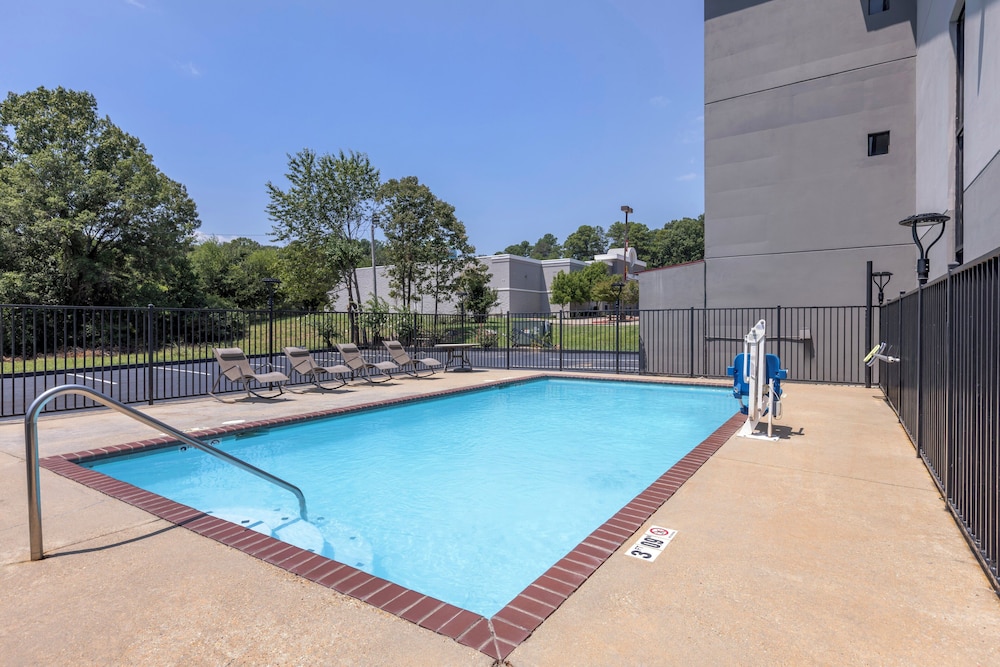 Americas Best Value Inn And Suites Clinton Jackson - photo 21