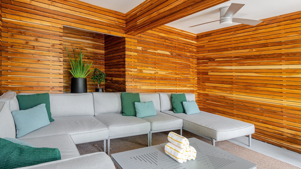 Kimpton Surfcomber Hotel by IHG - photo 82