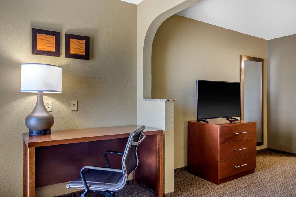 Comfort Inn & Suites LaGrange East - photo 14