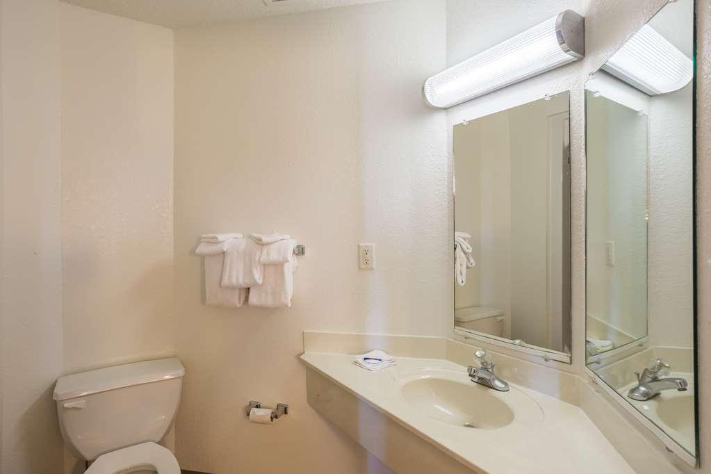 Motel 6 Dale IN - photo 27