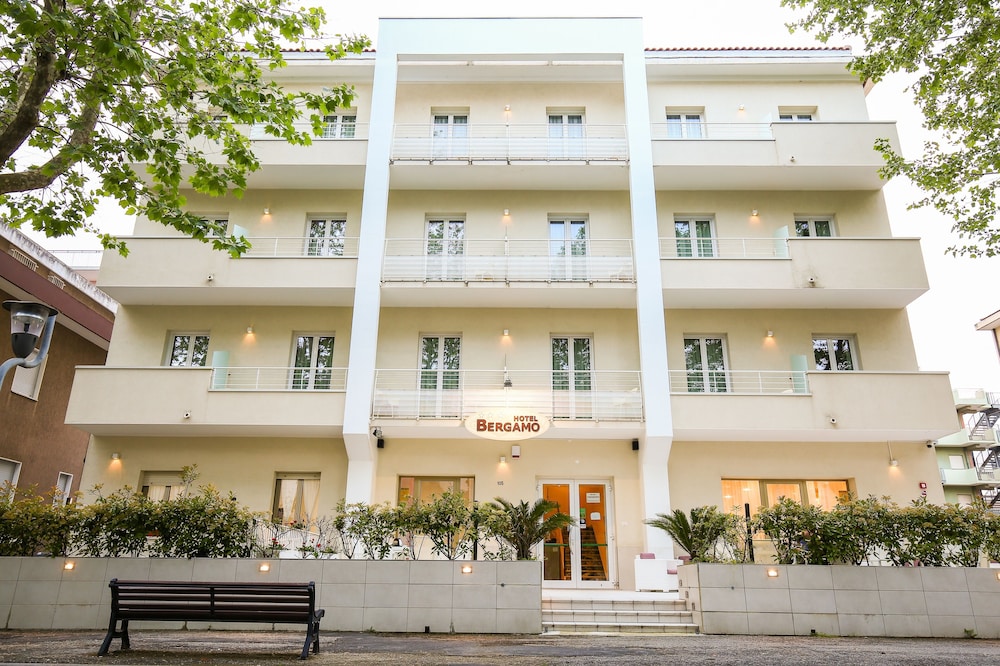 Hotel Bergamo - last minute hotel in Rimini