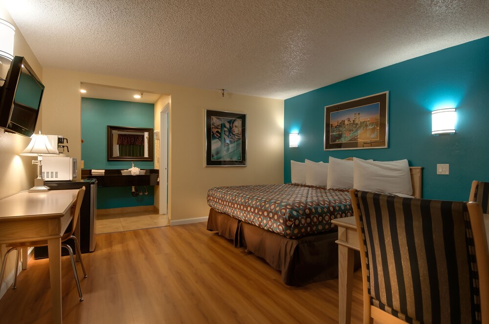 Vagabond Inn Bakersfield North - photo 15