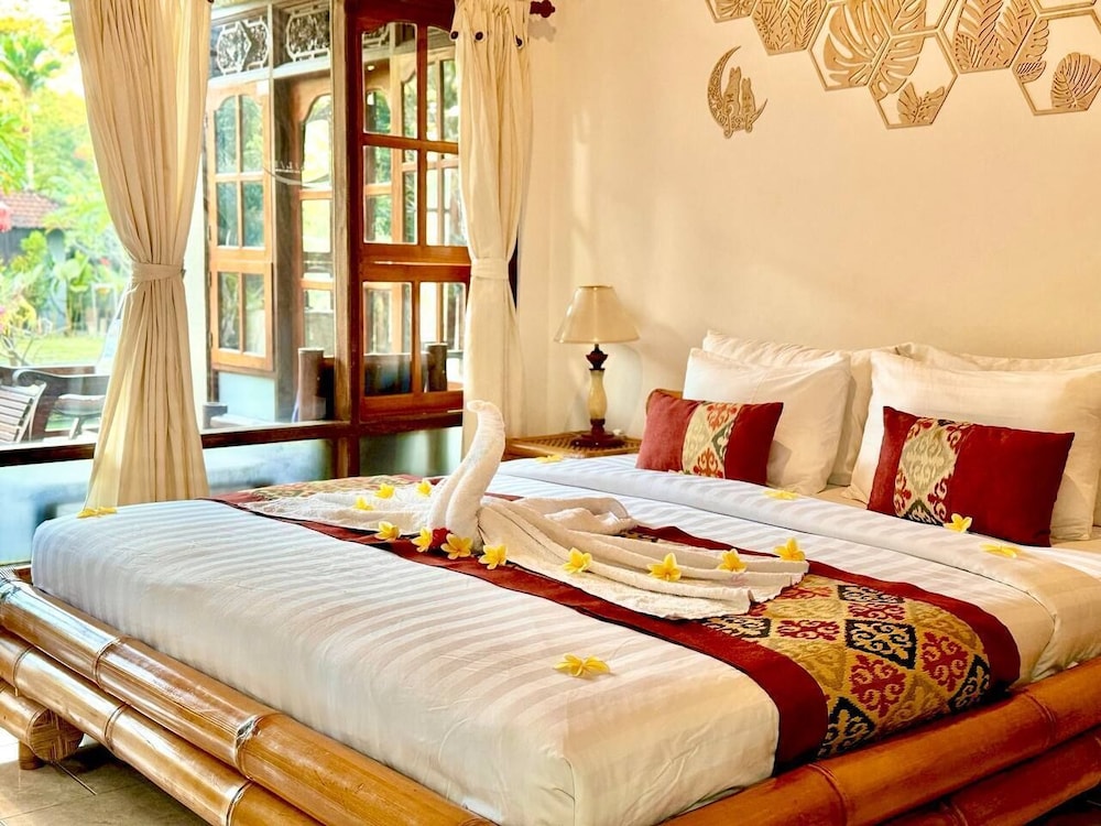 Narafa's Guest House — 4-Star Luxury Hotel in Amlapura, Indonesia