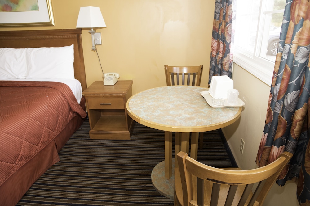 Capri inn and Suites - photo 18