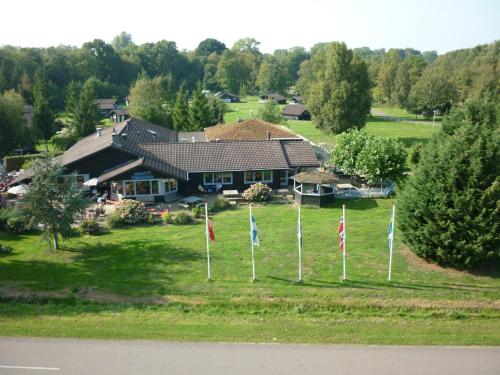 Scandinavisch dorp - carbon neutral hotel in Haren