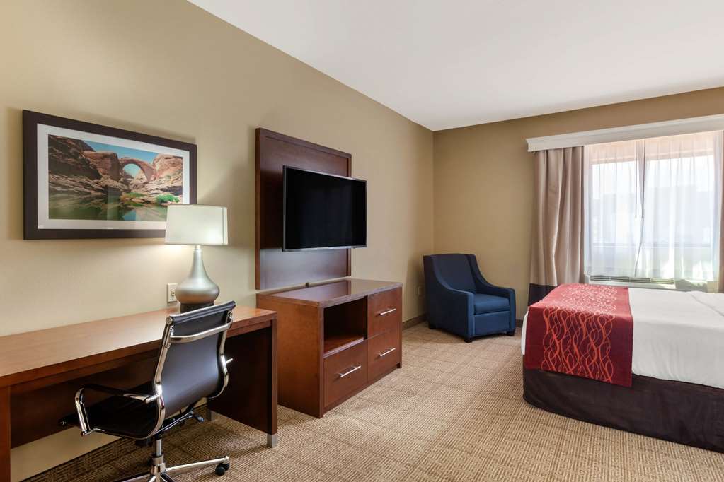 Comfort Inn & Suites Page at Lake Powell - photo 33