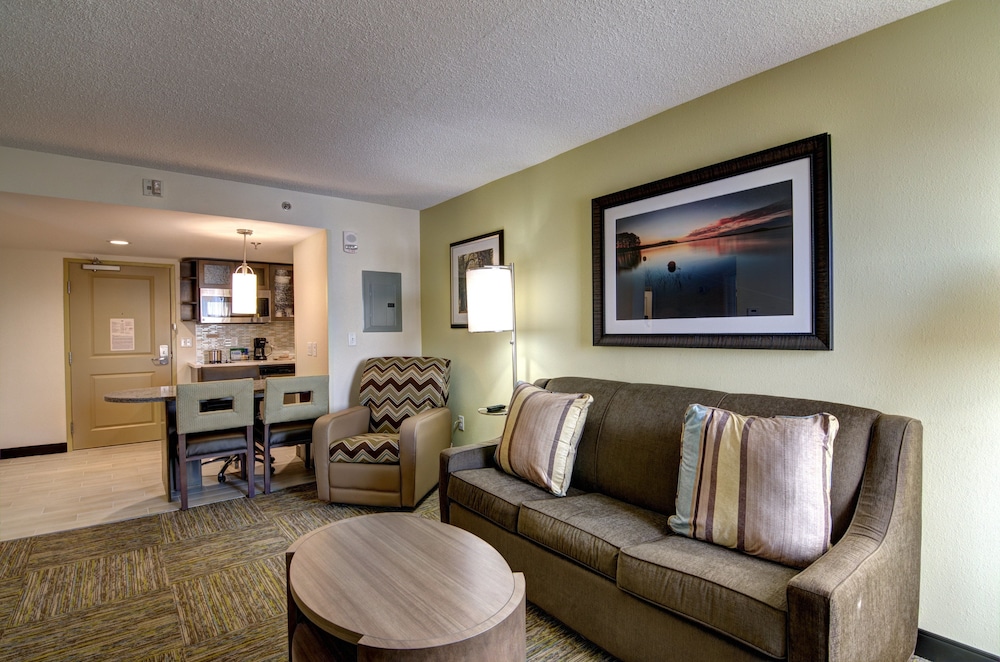 Candlewood Suites Richmond West Broad by IHG - photo 17