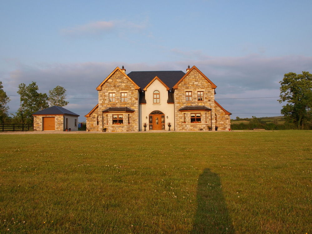 The Leitrim Inn — 4-Star Luxury Hotel in Carrick-On-Shannon, Republic of Ireland