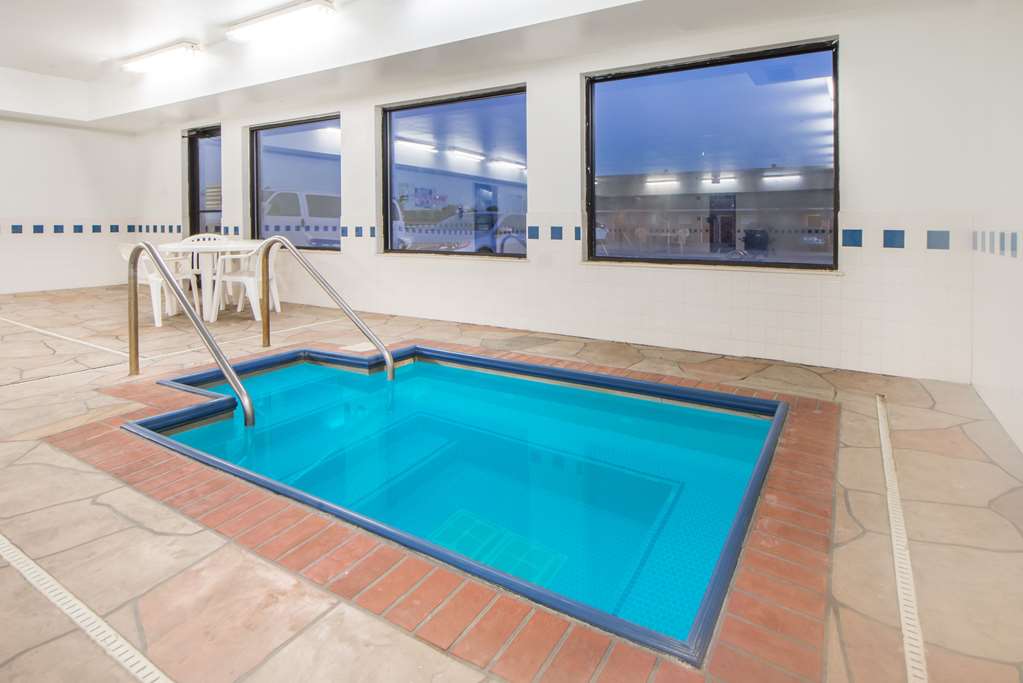 Super 8 by Wyndham Big Cabin Vinita Area - photo 2