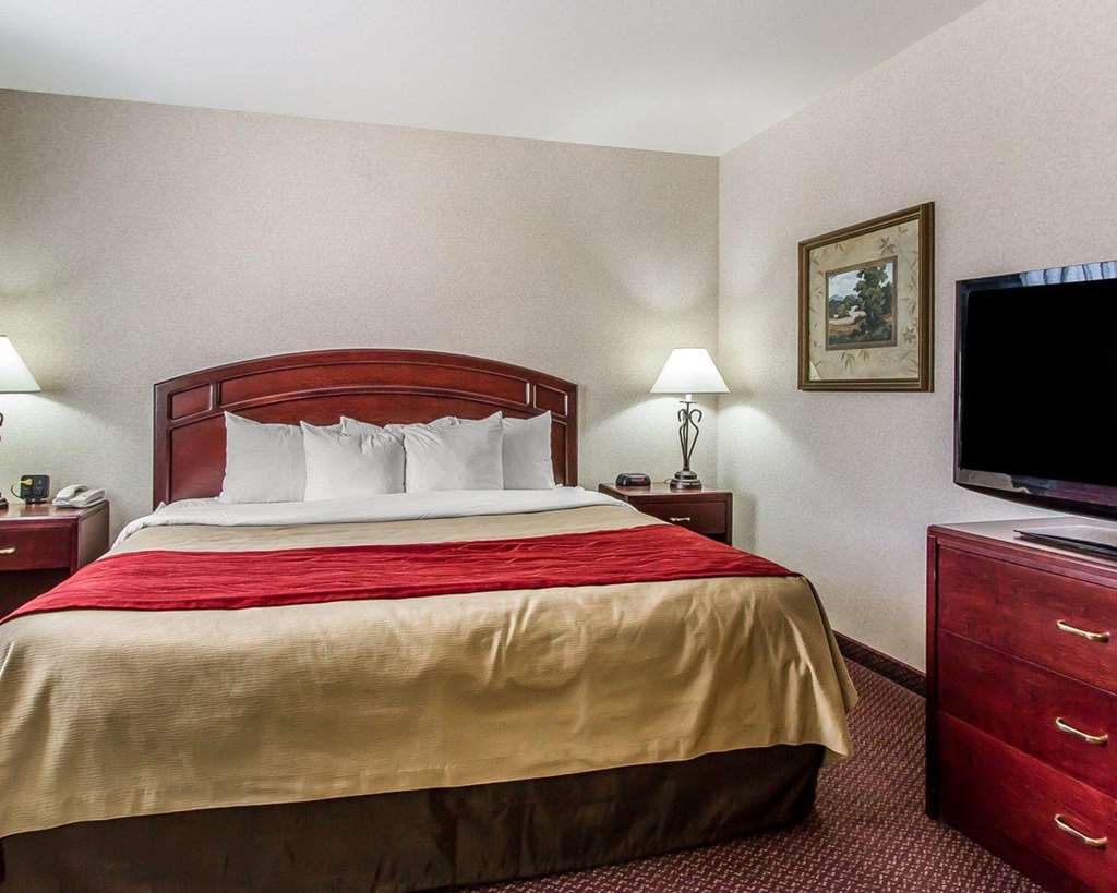 Quality Inn & Suites Fort Madison near Hwy 61 - photo 28