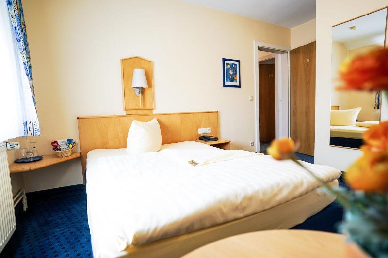 Hotel Sauer Garni in Neu Isenburg, Germany