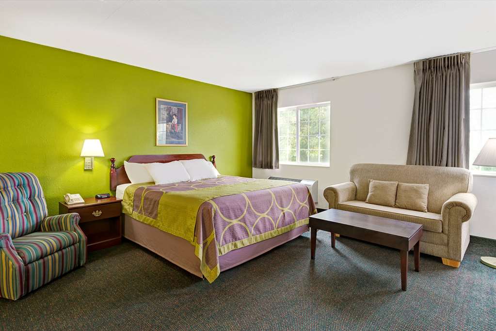 Super 8 by Wyndham De Soto - photo 26