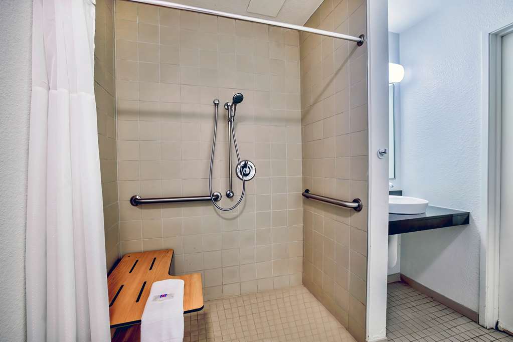 Motel 6 Duluth MN - photo 21