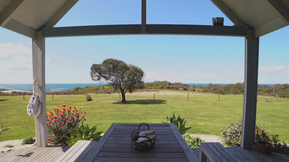 Bear Gully Coastal Cottages — North Wonthaggi