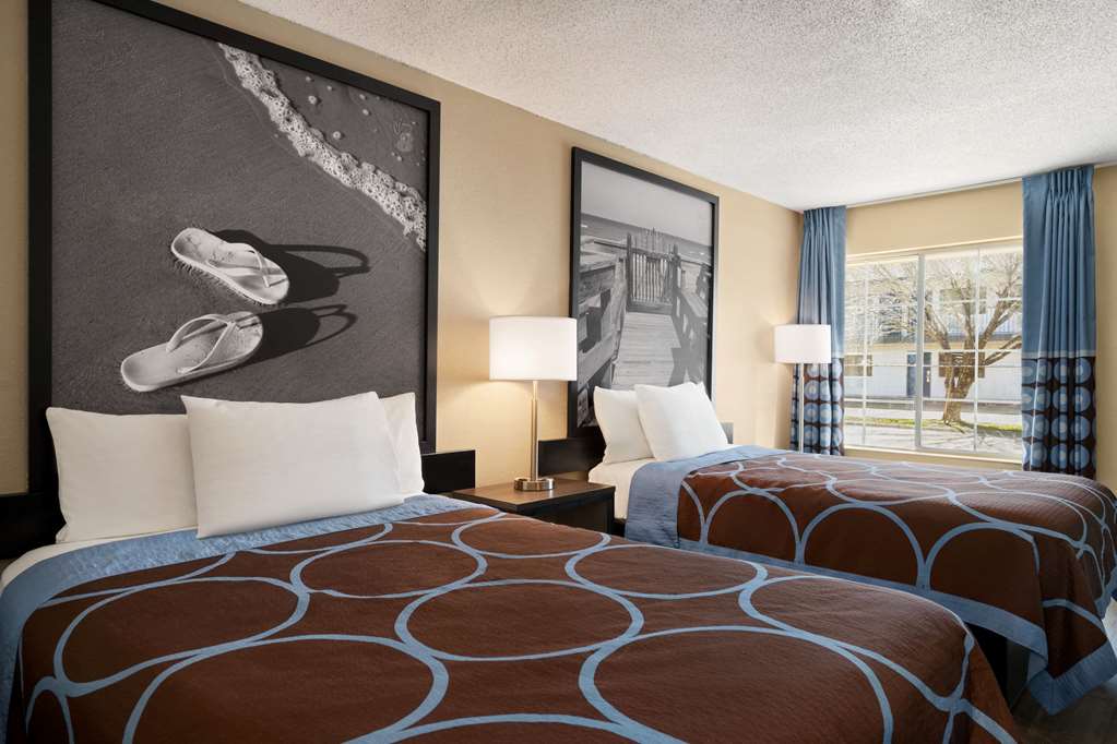 Super 8 by Wyndham Gulfport Airport NW Near Biloxi - photo 26