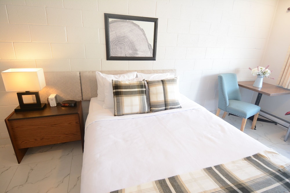 Christina Lake Motel and RV Park — hotel in Trail