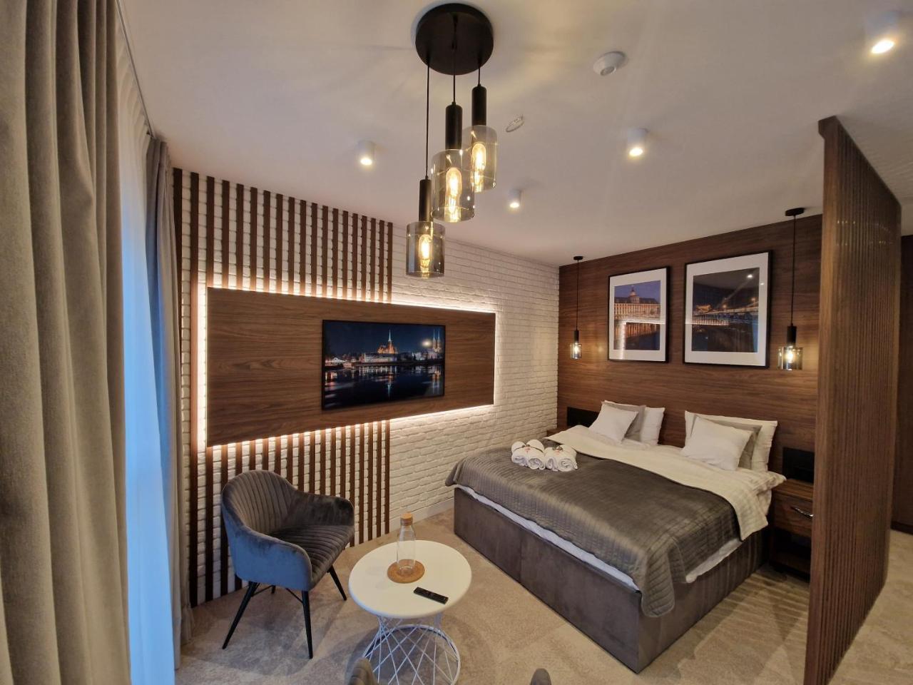 Brossa Apartments 24h Self Check In Klima Aircond — 4-Star Luxury Hotel in Wroclaw, Poland
