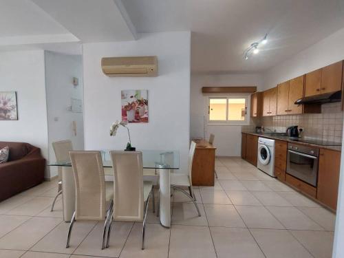 Sunny 2 Bedroom Larnaca Center