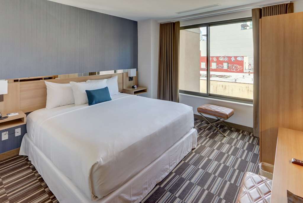 Microtel Inn by Wyndham Long Island City - photo 26
