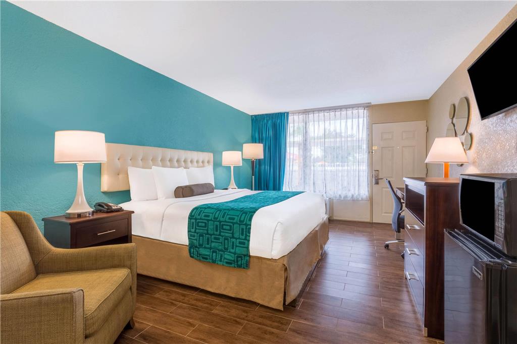 Howard Johnson by Wyndham Lakeland - photo 19