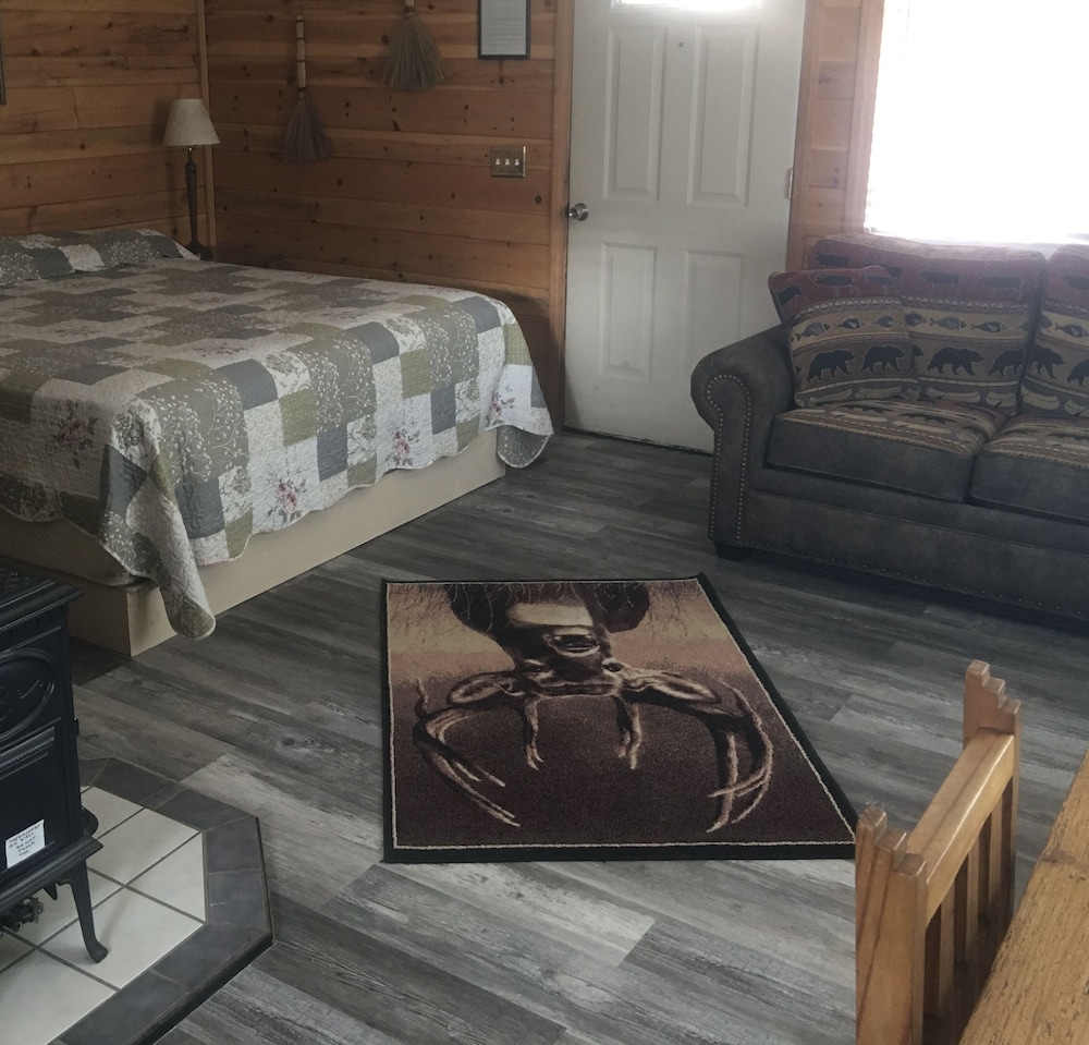 Rainbow's End Resort on Rainbow Lake - photo 19