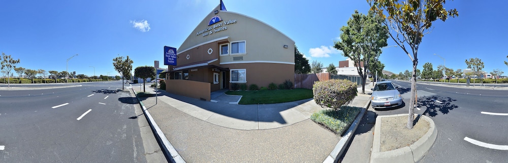 Inn By The Sfo - photo 29