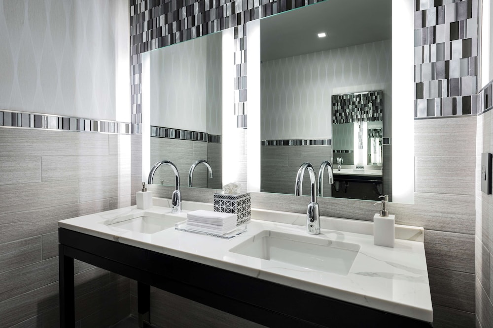 Hampton Inn & Suites Bridgewater - photo 21
