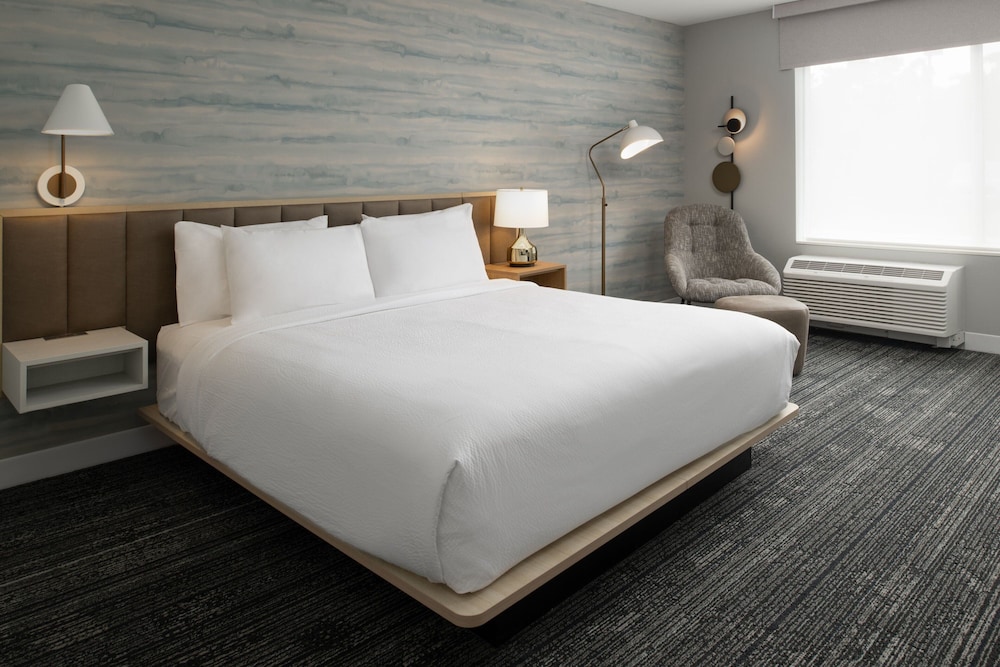 TownePlace Suites by Marriott Eugene - photo 10