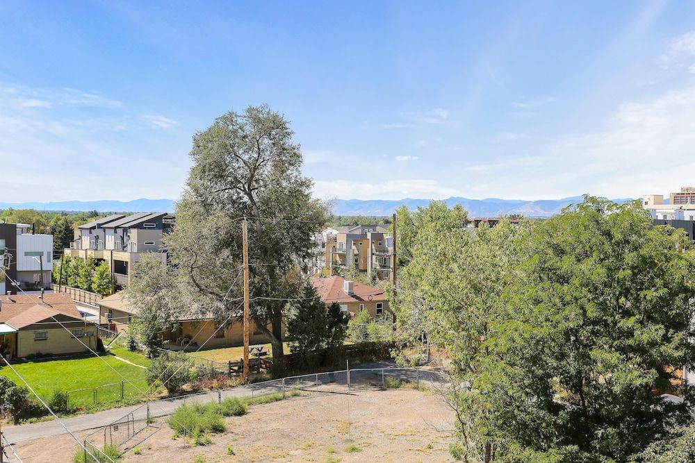 Rooftop Townhome Walk to Sloan s Lake & Stadium - photo 4
