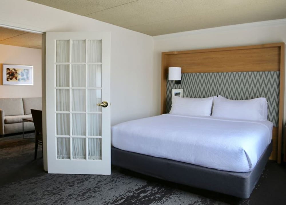 Holiday Inn Salem I 93 at Exit 2 by IHG - photo 14