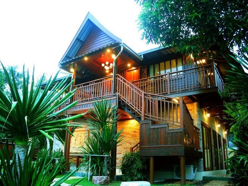 Baan Saranrom in Amphawa, Thailand