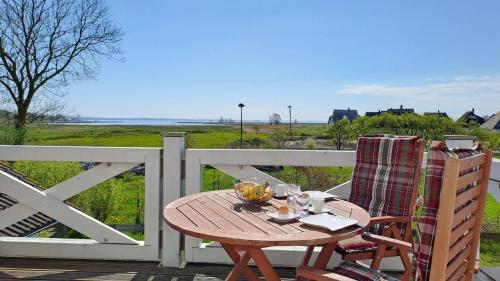 Haus am Achterwasser Ferienwohnung im OG — 4-Star Luxury Hotel in Ostseebad Zinnowitz, Germany