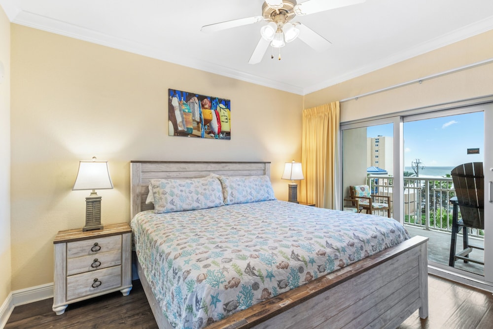 Crystal Tower Comfort Condos by Hosteeva - photo 16