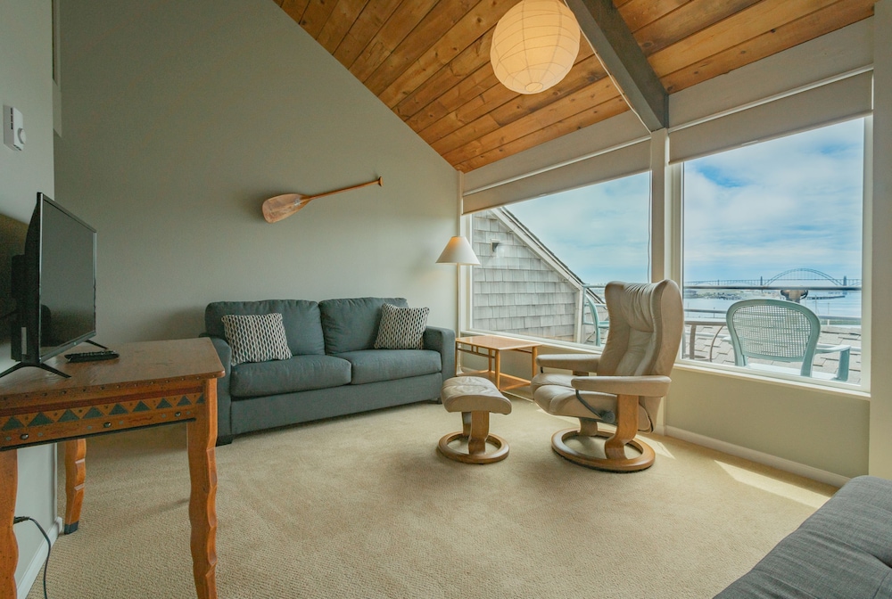Embarcadero Resort Hotel & Marina - photo 37