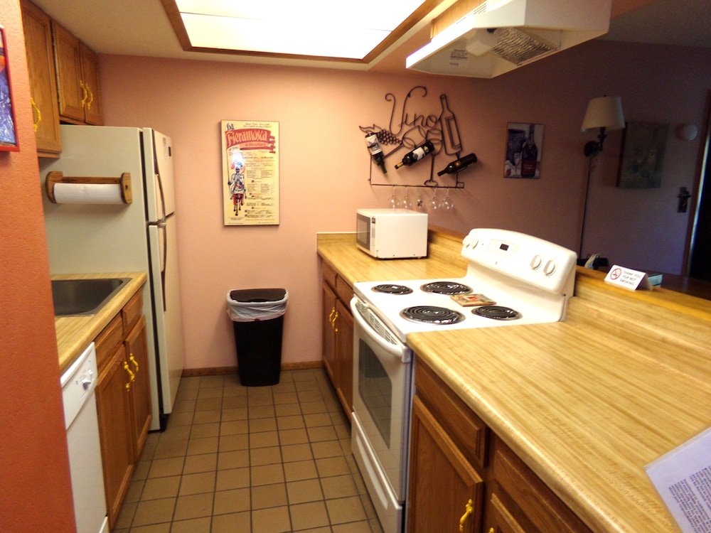Mountainside 2 Bed 2 Bath - photo 13