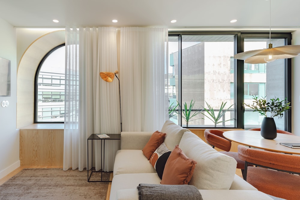 Feel Porto Corporate Housing Boavista — 4-Star Luxury Hotel in Porto, Portugal